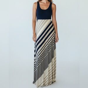 NAVY STRIPED MAXI DRESS STRETCHY SIZE Small